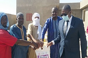 Lutte contre Covid19 : remise de 100 kits des autorités mauritaniennes au profit de la communauté malienne