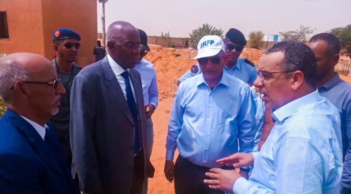 Le ministre de l’Hydraulique visite le site des travaux au niveau de la nappe de Bouhchicha
