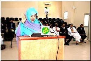 La présidente et les membres de la Commission Nationale des Droits de l'Homme prêtent serment