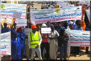 un syndicat rejette le passage au repos dominical pour non conformite avec la loi