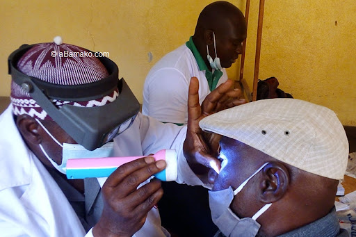 Consultations gratuites ophtalmologiques et dons de lunettes correctrices à Rosso, Nouakchott et Nouadhibou