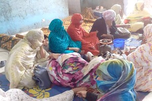 Les créanciéres de Cheikh Aly Ridha continuent leur sit in, dans, cette fois,la mosquée de ce dernier!!!