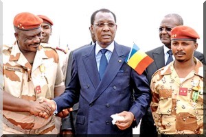 Déby triomphe au Mali et arrête ses opposants