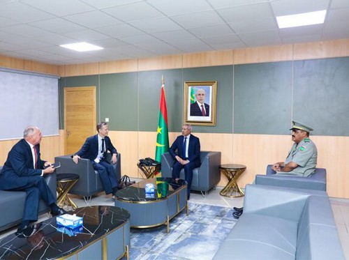 Le ministre de la Défense nationale s’entretient avec l’ambassadeur chef de la délégation de l’Union européenne à Nouakchott