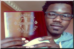Le jeune réalisateur Ousmane Diagana reçoit le Prix Linon Daade dans la catégorie ‘Metteur en scène, Réalisateur, Comédie‘