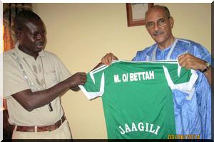 Don d’équipements sportifs : Maître Mahfoudh Ould Bettah, soutient Diaguilly
