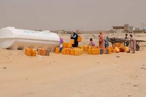 Distribution de cuves pour résoudre le problème de l’eau dans certains quartiers de Nouakchott