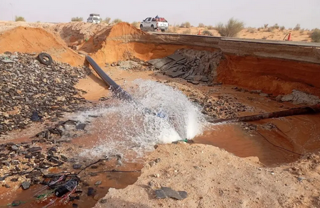 Effondrement partiel d’une partie du tronçon de la route de l’Espoir près d’Idini des suites de dégâts d’une canalisation d’eau