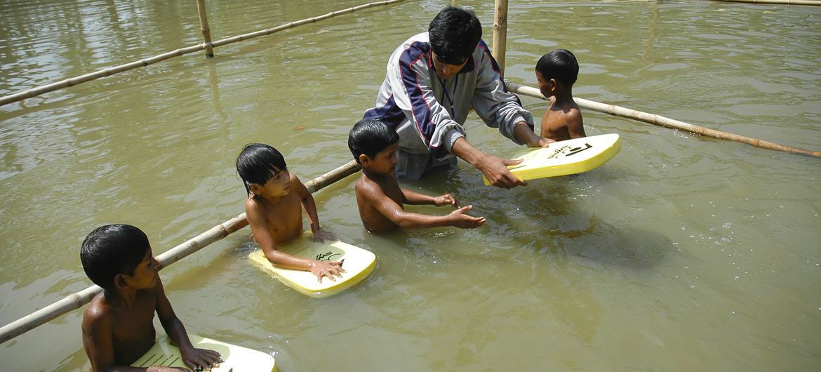 L'OMS recommande 6 mesures pour prévenir les noyades, une des principales causes de décès chez les enfants