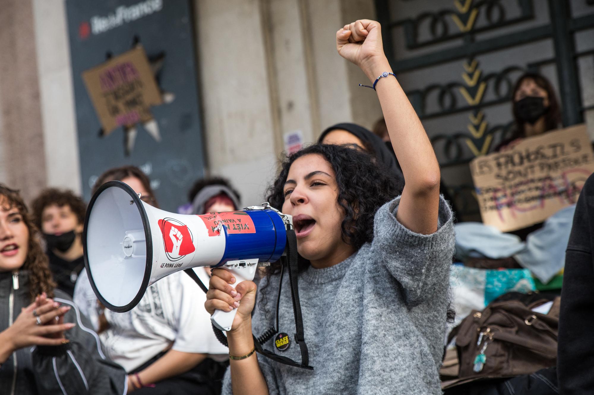  Barcelone s'embrase après la manifestation pour le logement: 13 interpellés, 30 policiers blessés