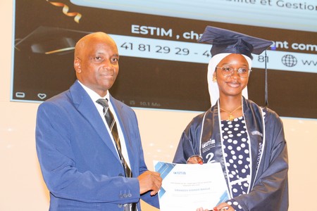 Formation professionnelle : ESTIM célèbre la graduation de 79 nouveaux diplômés - [Photo/Reportage]