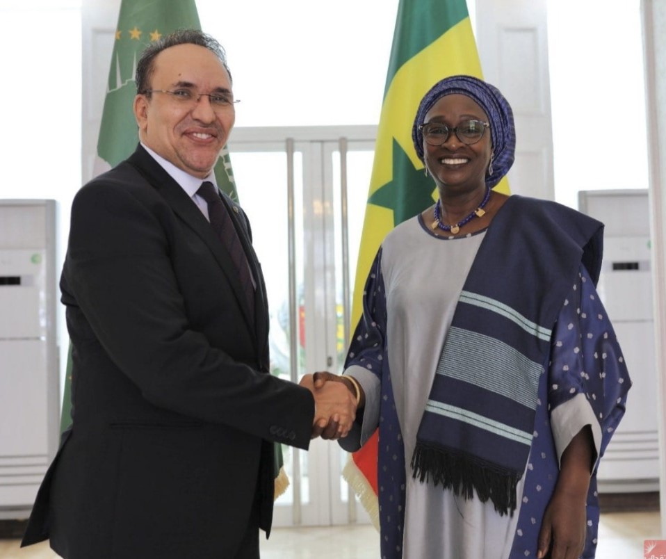 La ministre sénégalaise des Affaires étrangères rencontre l’ambassadeur de Mauritanie à Dakar