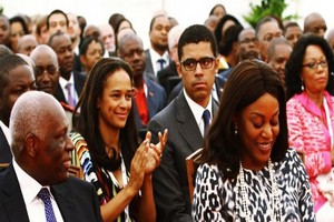 Angola : gel des comptes bancaires d’Isabel dos Santos et de son époux Sindika Dokolo