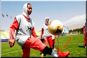 Le voile et le turban officiellement autorisés dans le football