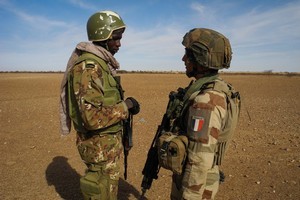 Sept chefs d’États autour du G5 Sahel