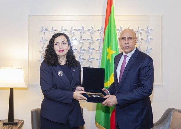 Le Président de la République et Président de l’Union africaine rencontre la Présidente du Kosovo