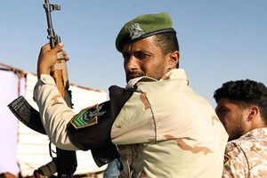 Libye : un groupe armé ferme un site pétrolier