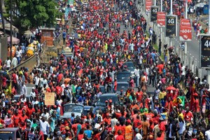 Guinée: marée rouge à Conakry pour protester contre le président Condé