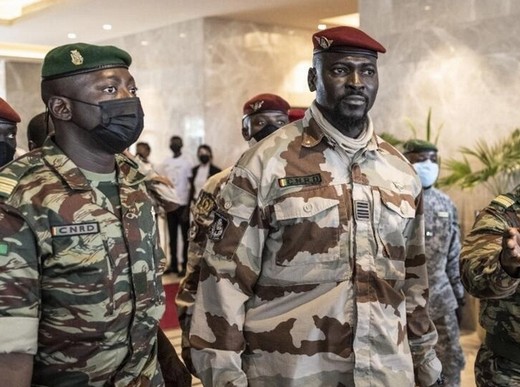 La Guinée dévoile son projet de Constitution limitant le pouvoir du président à deux mandats