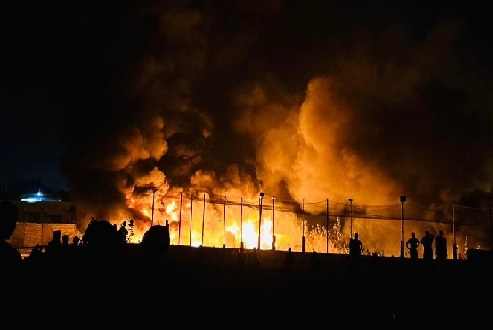 14 blessés dont certains grièvement dans un gigantesque incendie au marché Mohamed El Hacen à Toujounine