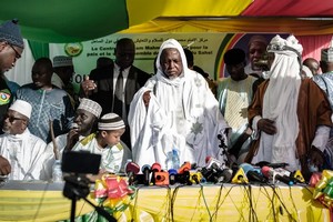 Mali : l'influent imam Mahmoud Dicko met en garde la junte militaire sur la 