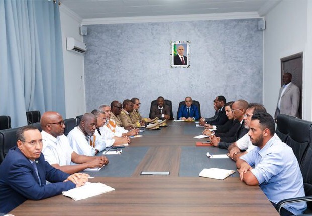 Le ministre de l’Intérieur adresse un avertissement à la société chargée de la propreté de Nouakchott