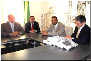 Communiqué de presse : Don des documents intitules « La délégation Iwakura 1871-73» à l’Universite de Nouakchott