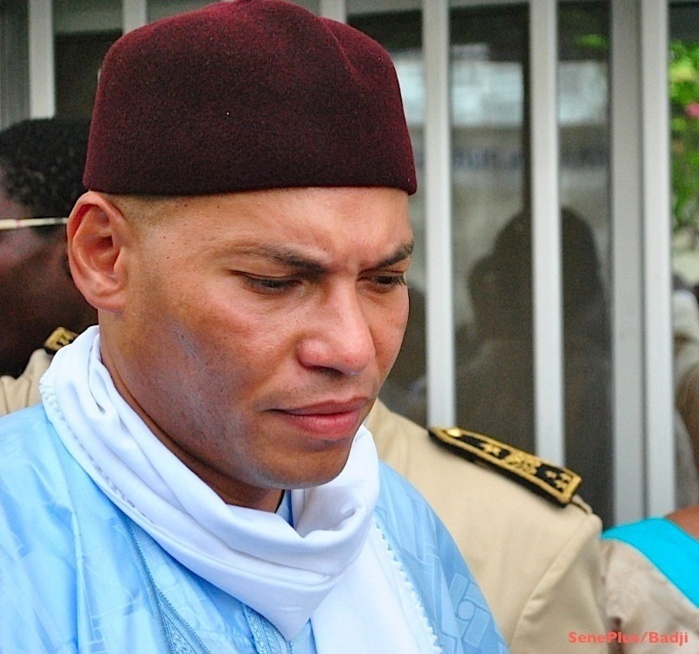 Présidentielle au Sénégal : Karim Wade a renoncé à sa nationalité française