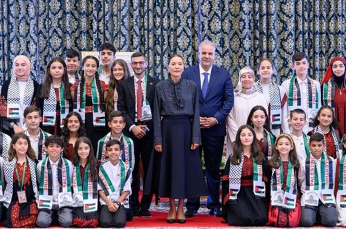 SAR la princesse Lalla Hasnaa reçoit les enfants maqdessis participant à des colonies de vacances au Maroc