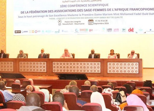 La Première Dame supervise le lancement de la première conférence scientifique de la Fédération des associations de sages-femmes de l’Afrique francophone