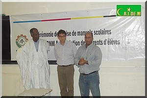 Fondation BNM/APELF : 700 livres pour les élèves mauritaniens