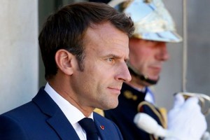 Emmanuel Macron invite les maires de France à honorer les tirailleurs d'Afrique