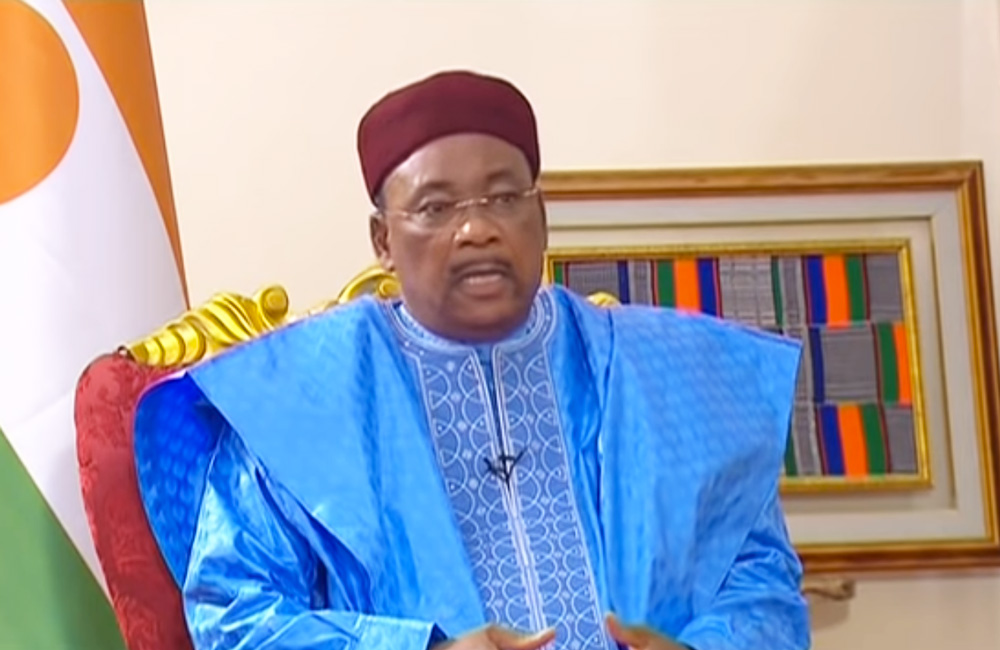 Niger : pour l'ex-président Issoufou, une intervention militaire serait une «faute»