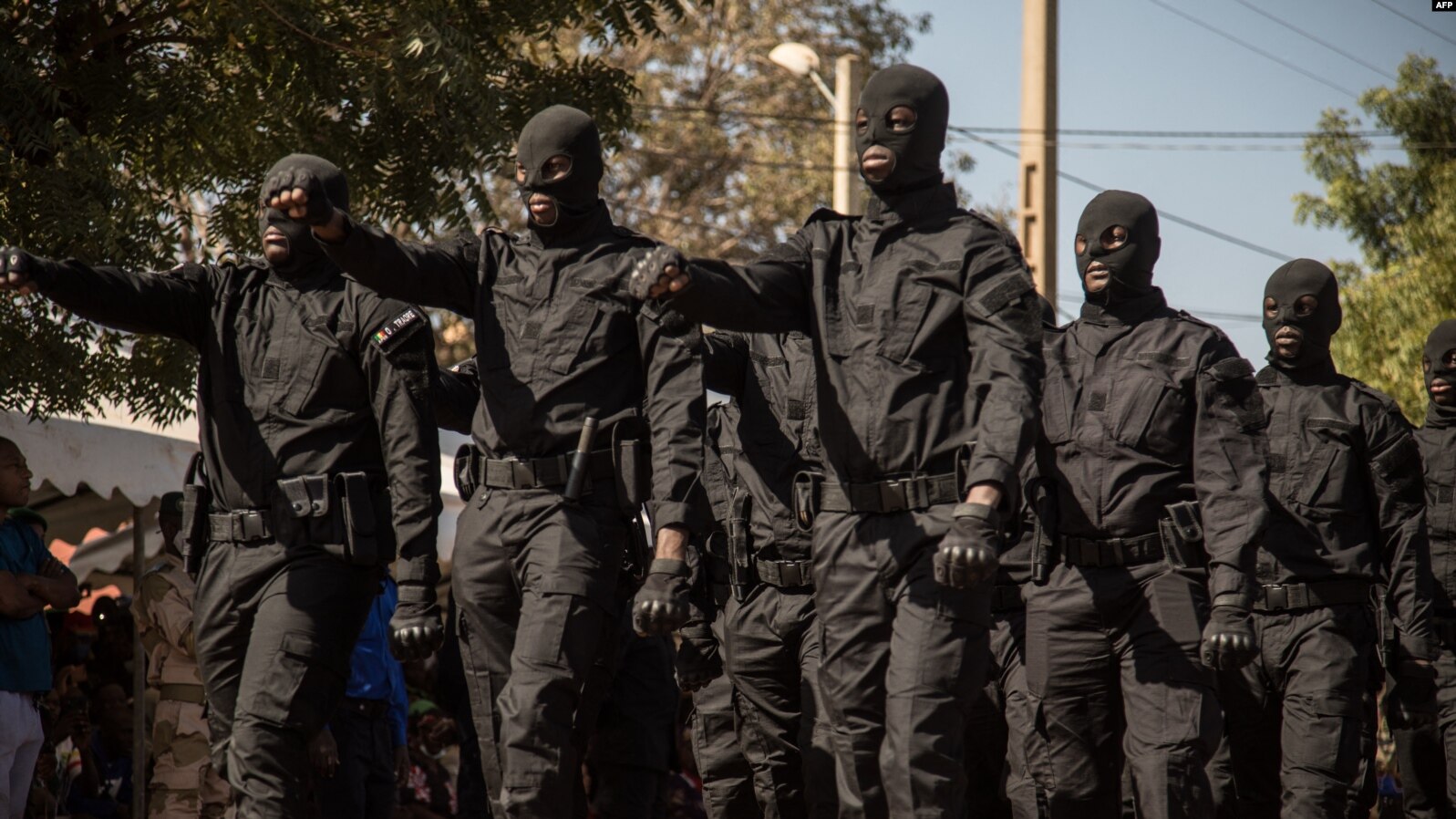 Un colonel malien réputé proche de la junte parmi de présumés putschistes 