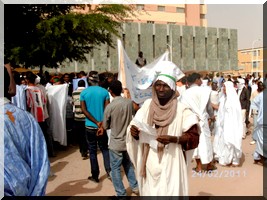 Des centaines de jeunes manifestent à Nouakchott - [Reportage Photos]