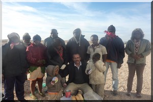 9 personnes expulsées du Maroc abandonnées à la frontière Mauritano - Marocaine [PhotoReportage]