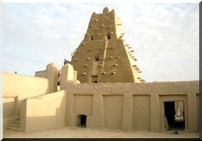 Nord du Mali: des islamistes détruisent des mausolées de saints à Tombouctou