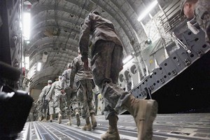 Washington réduit sa présence militaire en Afghanistan et en Irak