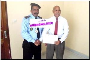 Le Directeur Général du Marathon International de Nouadhibou décore le Chef régional du GSSR et le DG de la protection civile pour Dakhlet-Nouadhibou