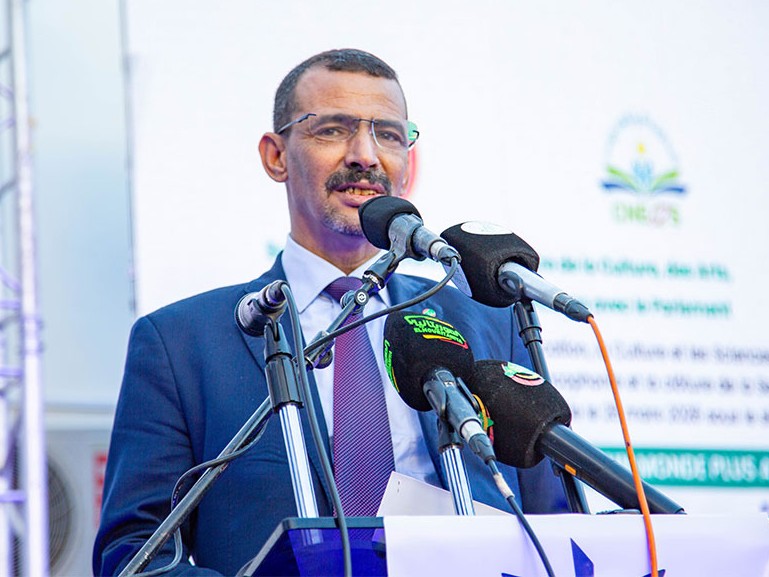 Le gouvernement annonce l'importation imminente du carburant à partir de l’Algérie