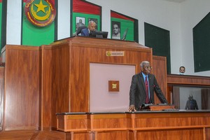 Le ministre de la Fonction publique souligne la nécessité de combattre le phénomène de faux diplômes