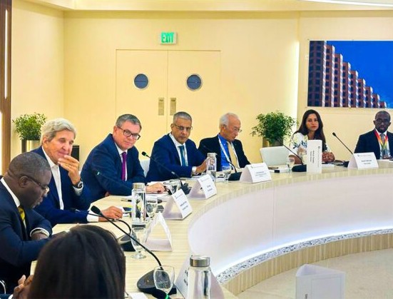 Le ministre du Pétrole participe à une table-ronde sur la sécurisation du financement de la transition énergétique