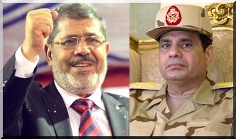 Escalade de la violence en Egypte, Morsi défie l'armée