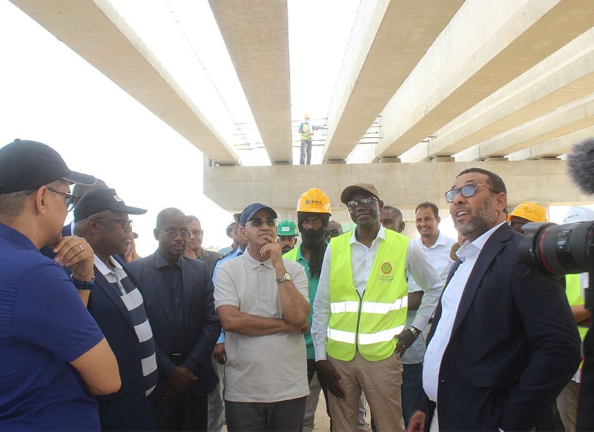 Le ministre de l’Equipement visite des infrastructures routières en cours de construction à Nouakchott