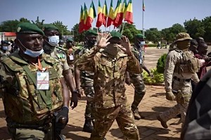 Mali: nomination massive de militaires à la tête des régions