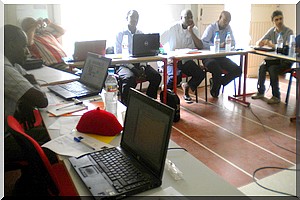 Nouadhibou : plus d’une dizaine de journalistes échangent en atelier de formation sur les questions migratoires