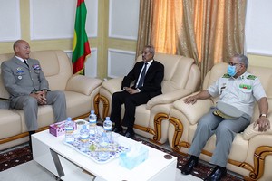 Le ministre de la Défense nationale reçoit le commandant du collège de défense de l'OTAN
