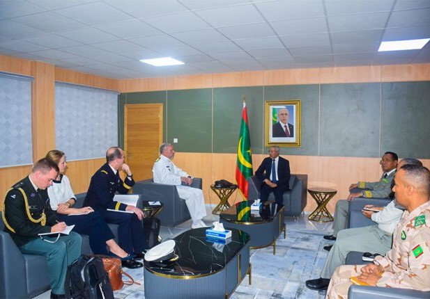 Le ministre de la Défense nationale s’entretient avec une délégation militaire de l’OTAN