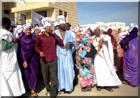 Manifestation de personnel non-permanent du secteur public. 