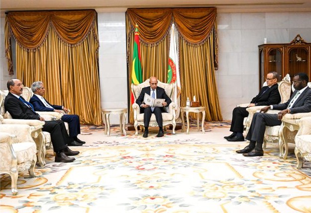Le Président de la République reçoit un message écrit du président sahraoui
